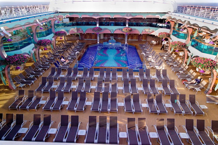 The Lido Pool aboard Carnival Splendor. 