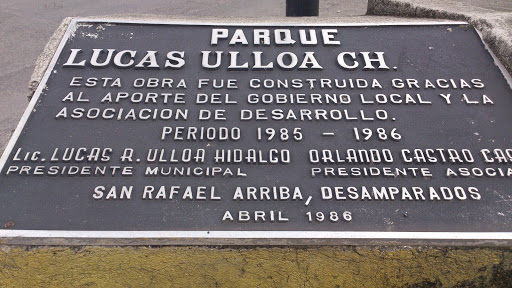 Placa Parque Lucas Ulloa