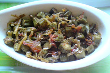 Fried Bhindi OR Okra with Onions and Tomatoes 
