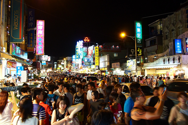 大街走走走 吳師傅滷味 波波窯烤PIZZA