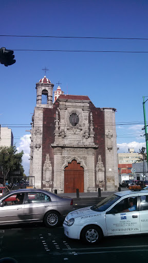 Iglesia De Salto Del Agua