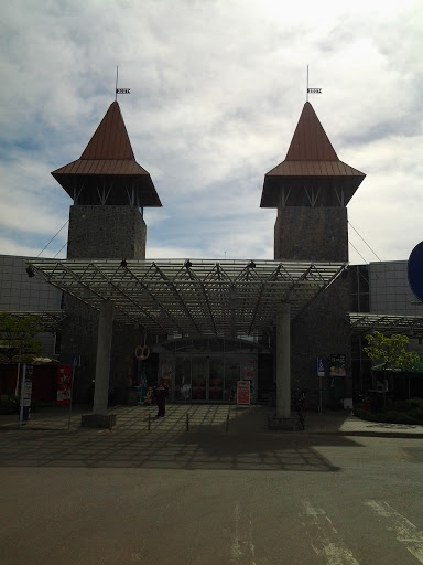 Polus Center Entrance No. 2