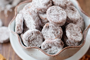 Peanut Butter Pretzel Muddy Buddies Recipe