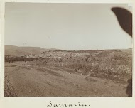 Gezicht op Samaria, rechts de schaduw van de fotograaf