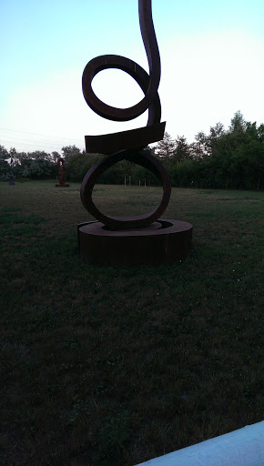 Studio Swirl Statue