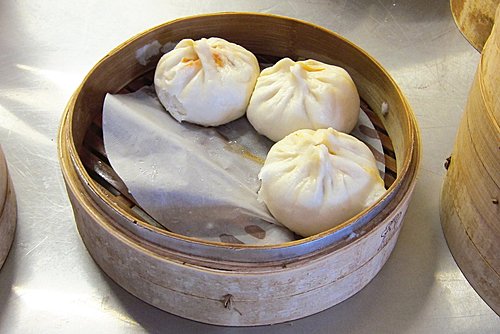 發現一家吃了會感動的包子--山東大媽開的美心包子店