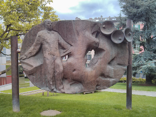 Sculpture Promenade Jean-villars Gilles