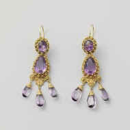 Stel oorhangers van goud en amethist