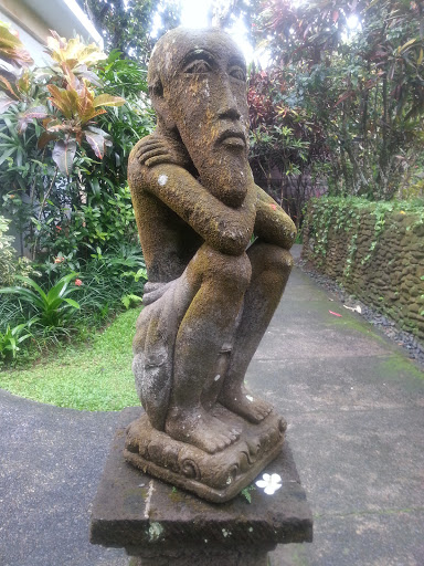 Bucu Sculpture Praying Man