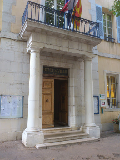 Hôtel de Ville D'Aups