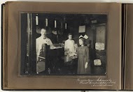 Interieur van de koffie- en theewinkel van Fernantzen–Schmidtz, Prins Hendrikkade 146, Amsterdam