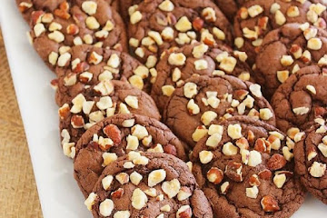 Easy Chocolate Caramel-Stuffed Cookies