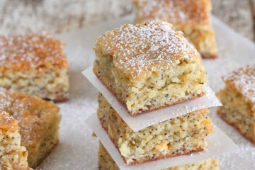 White Chocolate Lemon Poppyseed Blondies
