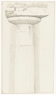 Dorische zuil van de tempel aangetroffen onder de kerk van de heilige Drieëenheid in Tarente