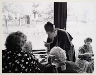 Mgr. Castermans zegent deelnemers aan de kinderbedevaart naar Banneux