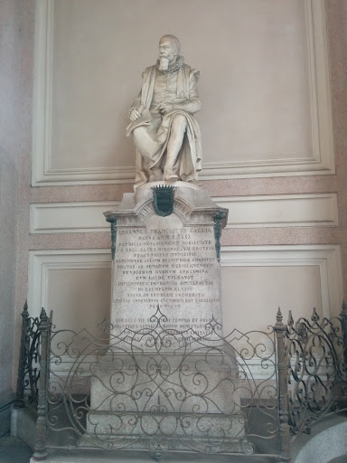 Novara - Statua A Giovanni Francesco Caccia 