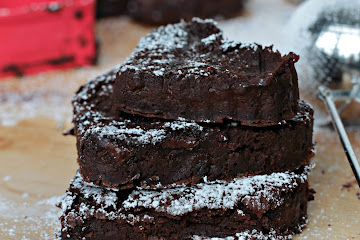 Fudgy Mocha Black Bean Brownie Hearts