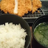 勝博殿日式豬排專賣(南港中信店)