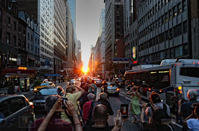 http://www.newyorkcityfeelings.com/2011/07/manhattanhenge-2011-best-pictures.html#.VO9MbfmG-Sp