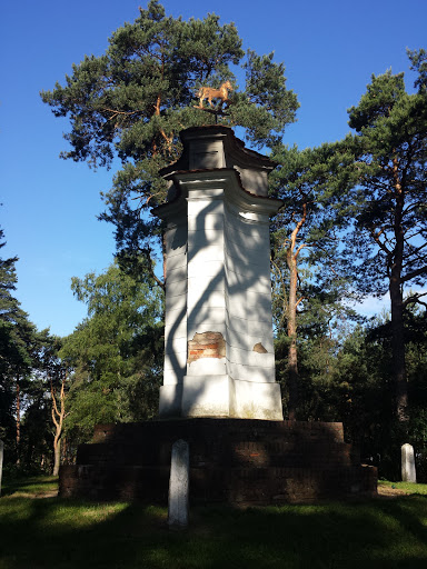 Obelisk Z Sylwetka Konia