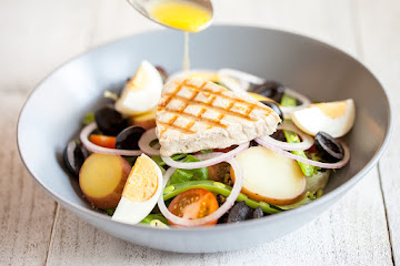 Tuna niçoise salad