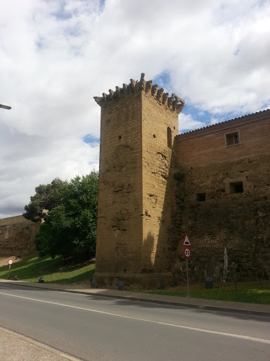 Torreon Muralla De Huesca
