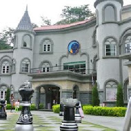 大黑松小倆口 - 埔里元首館