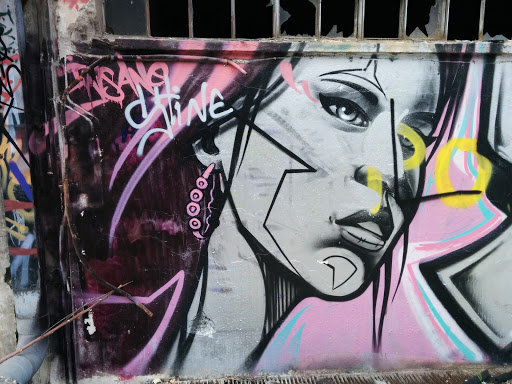 Super Girl Graffiti