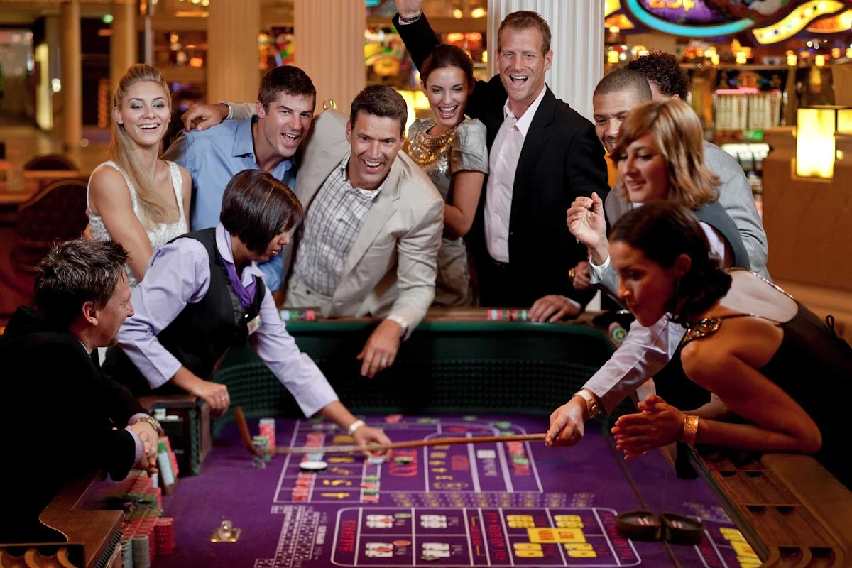 Celebrity_Solstice_casino - Are you a high roller? Check out the action in Celebrity Solstice's casino ... minus the actors.