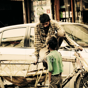 Conversation  by Rashmi Joshi - People Street & Candids