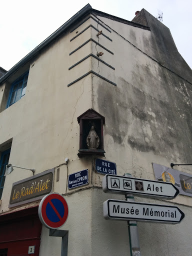 Vierge Rue De La Cité
