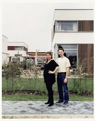 Villa Caletta: Jaap en Simone in de tuin van hun nieuwe huis