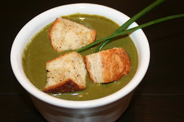 Spinach and Walnut Bisque with Parmesan Chili Croutons