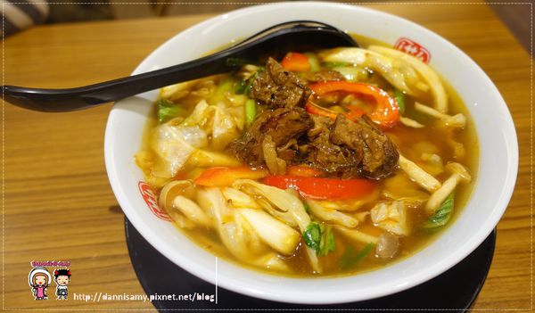 ▋四川辣麵-台灣二號店 來自日本大阪日式拉麵+中華擔擔麵 ▋口味濃厚 不只辣也有小朋友可吃的兒童餐喔！