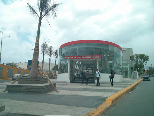 Estación Metro Rafael Fernández