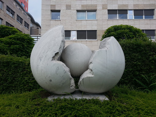 Broken Shell Statue