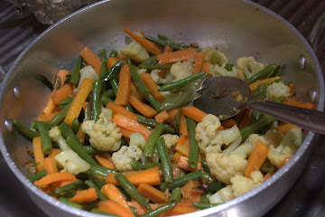 OOLARTHIUTHU (Mixed Vegetable stir - fried in onion – garlic seasoning)