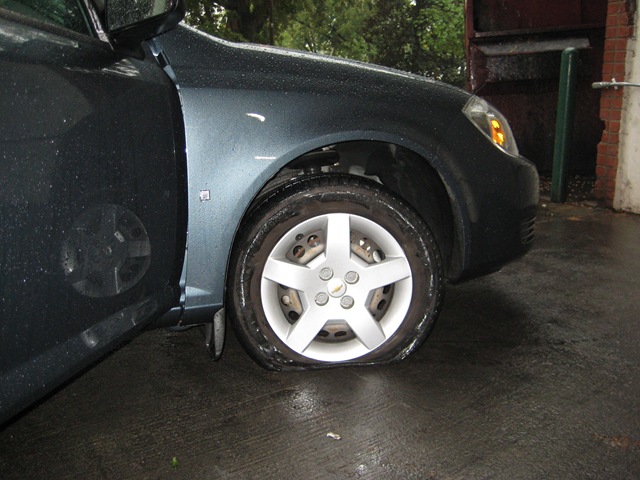 [FLAT TIRE 021[3].jpg]