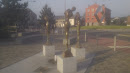 3 Statues