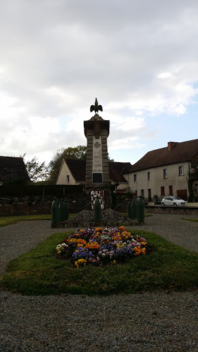 Vicq Sur Breuilh, Monument Aux Morts