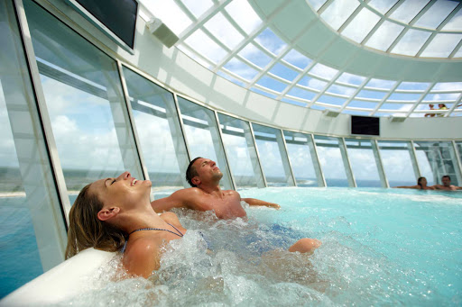 Cant-Whirlpool-Royal-Caribbean - The Cant Whirlpool aboard Oasis of the Seas. Make sure you build downtime into your trip.