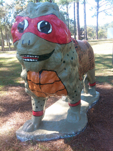 Azalea Park Lion Statue