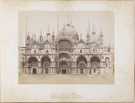 Voorgevel van de basiliek van San Marco en koepels in Venetië