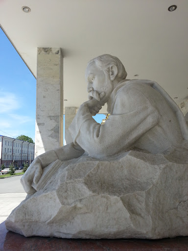 Памятник К.Л.Хетагурову