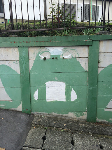 Portal - カエルの壁画