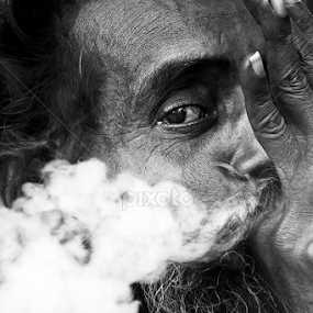 by Frozen Flame - Black & White Portraits & People