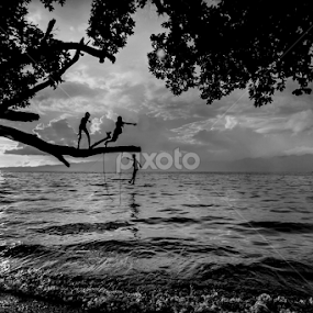 i am happy swim with my friend by Nandy Rery - Black & White Portraits & People