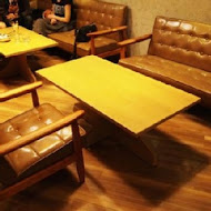 Uzna Omom 杏桃鬆餅屋