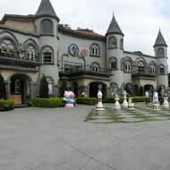 大黑松小倆口 - 埔里元首館