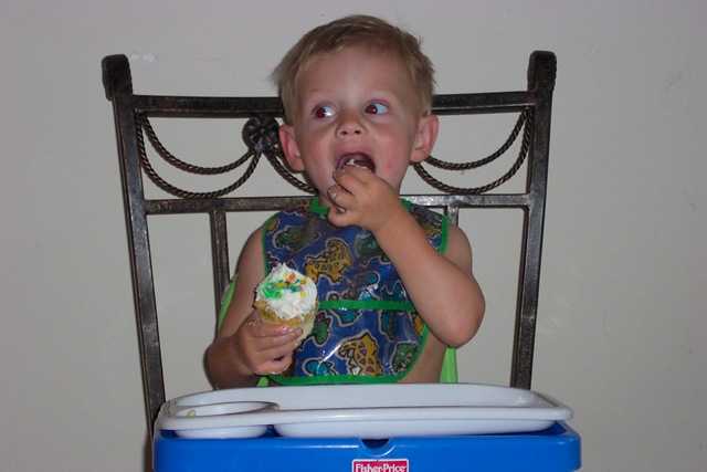 [Brady's 2nd Birthday (36)[2].jpg]